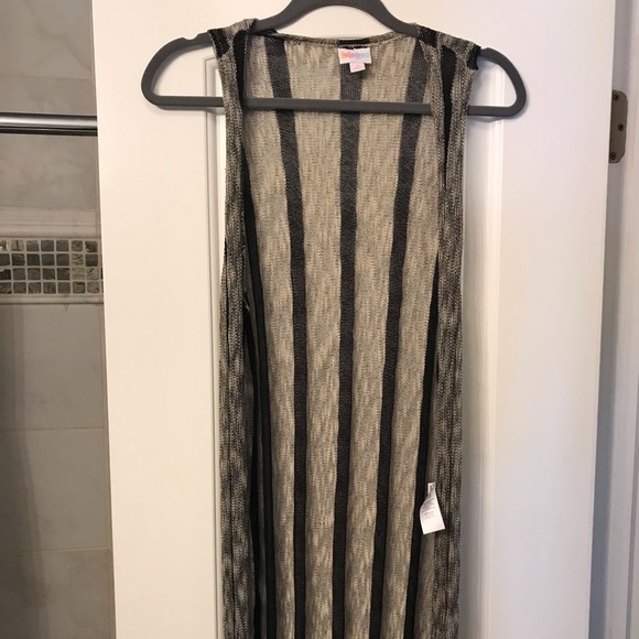 Lularoe‎ Joy - Picture 1 of 3